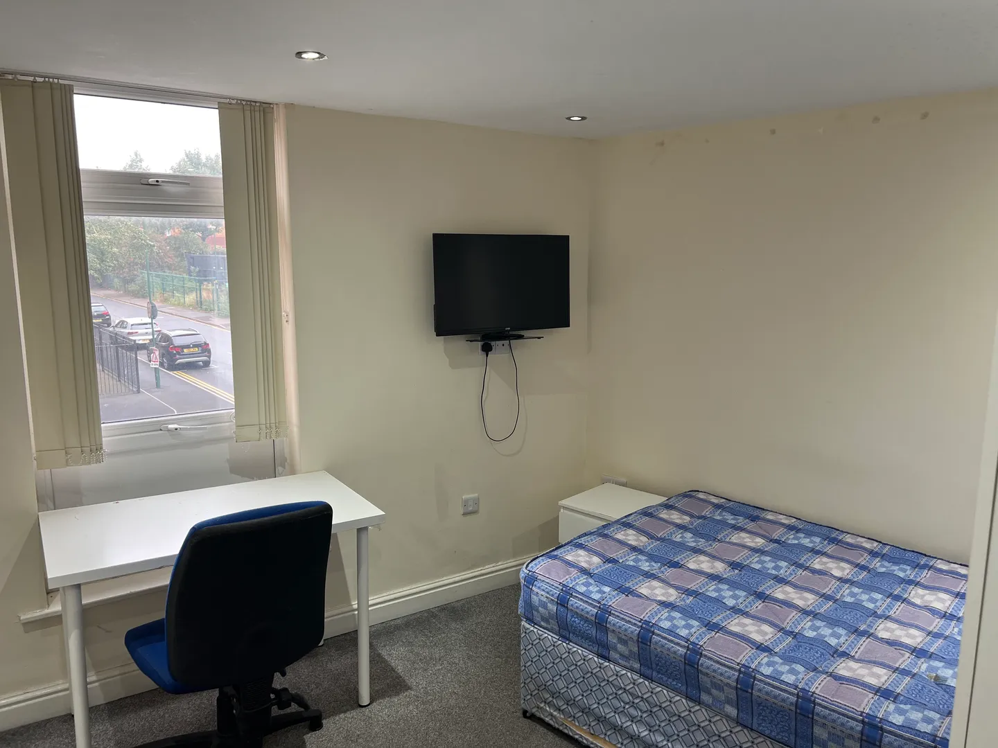 72 Derby Grove, NG7 1PF – 6-Bedroom En-suite Student House - Image 16